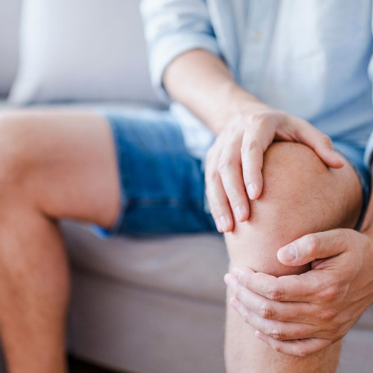 best way to sleep with knee pain